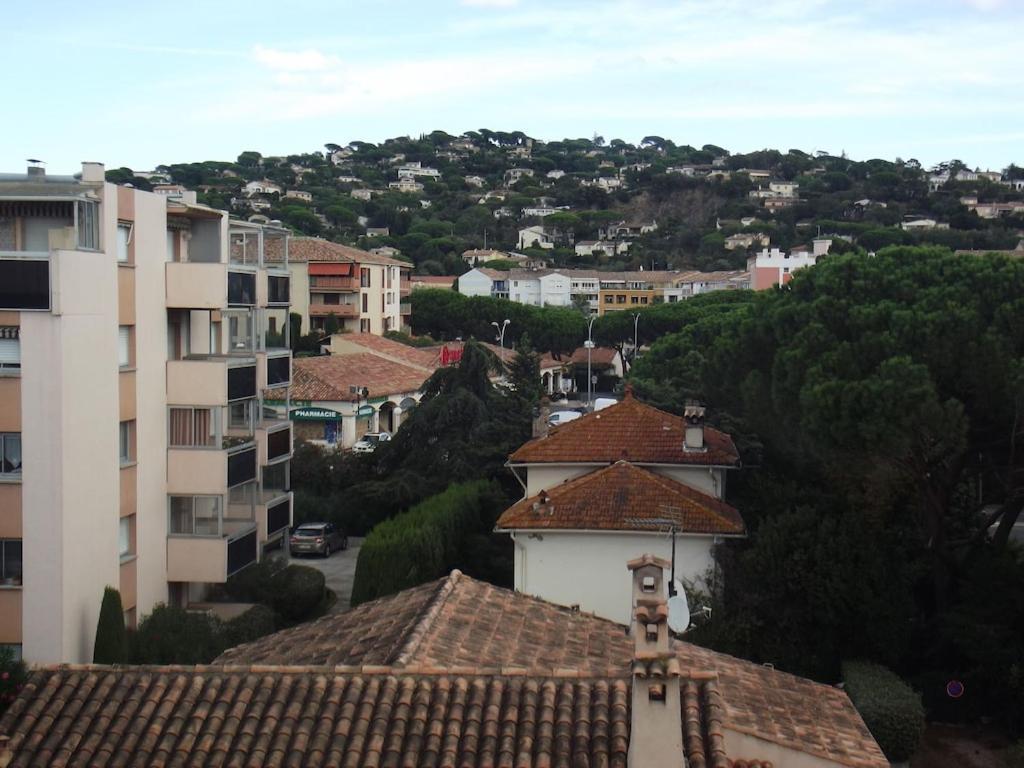 Appartement Spacieux Et Calme Classe 4 Etoiles, A 300M De La Mer Sainte-Maxime Bagian luar foto
