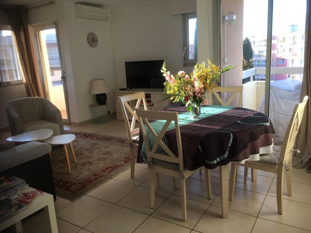 Appartement Spacieux Et Calme Classe 4 Etoiles, A 300M De La Mer Sainte-Maxime Bagian luar foto